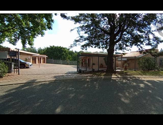 2 BEDROOM TOWNHOUSE FOR SALE IN WOODMEAD